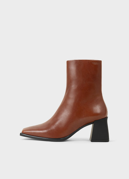 Hedda heeled ankle boots in cinnamon leather